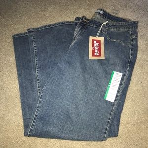 Levi Boot Cut Jeans